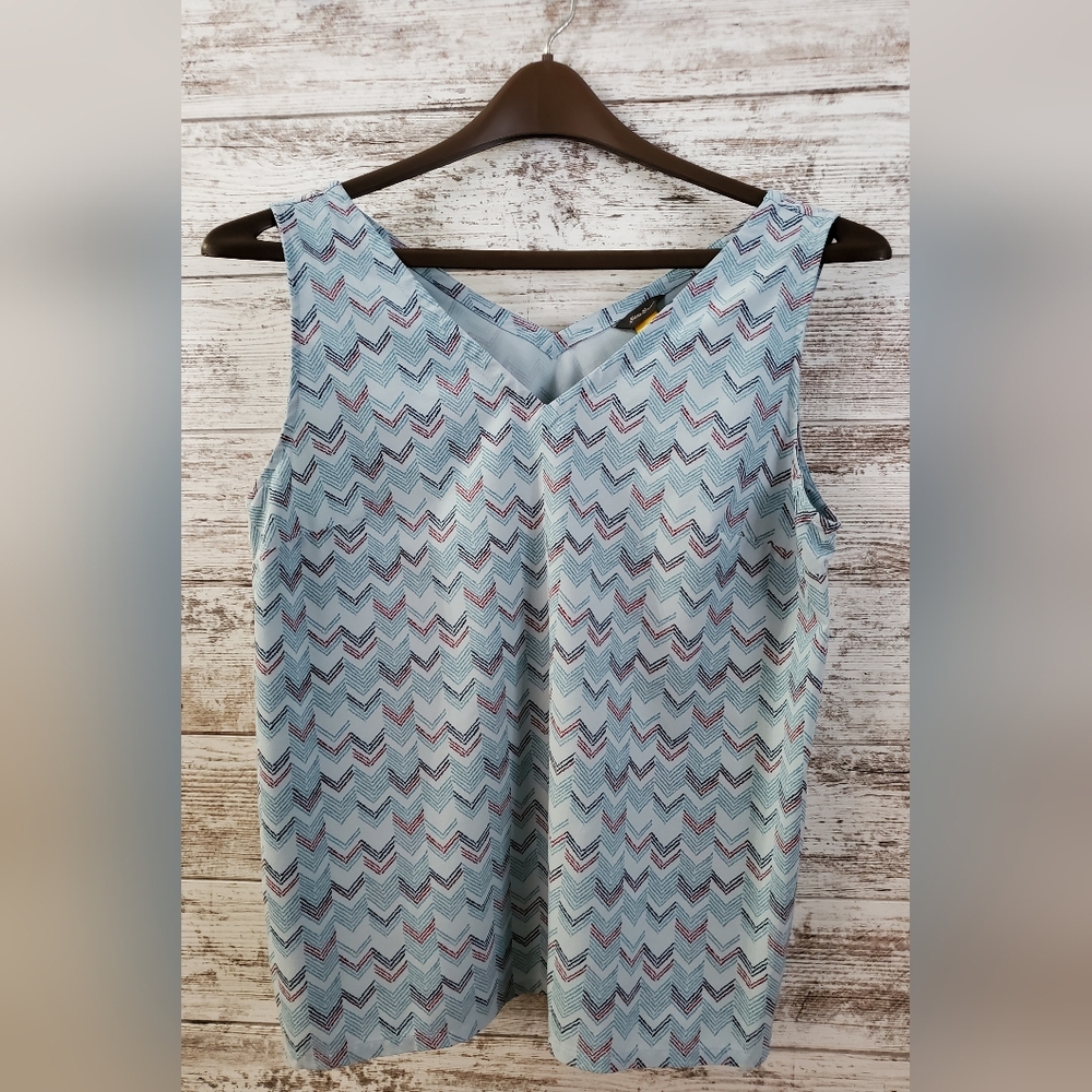 Eddie Bauer UPF 50+ Departure V-Neck Tank Top